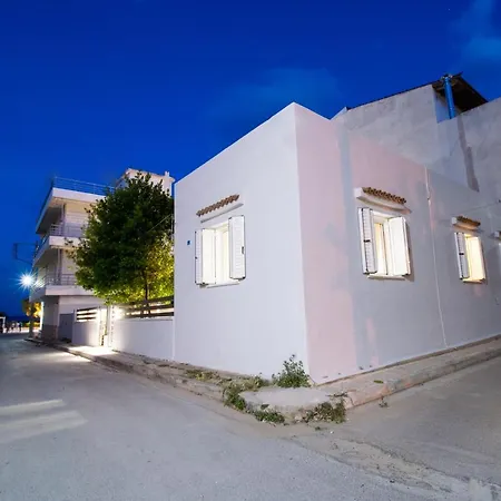 Finikas House *