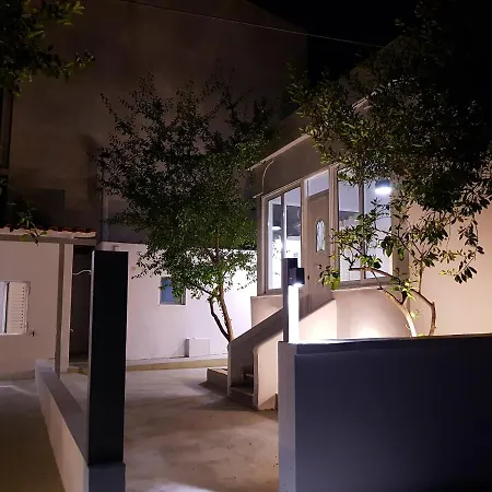 Landhaus Finikas House *